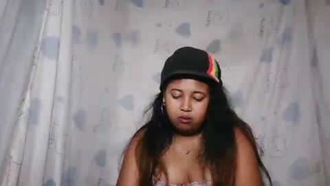 Snapshot of kaillah chatting on June 25, 7:13 am kaillah online show from June 25, 7:13 am