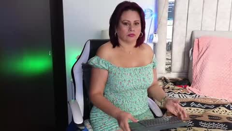 kaily jonness online show from December 18, 5:42 pm