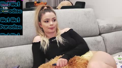 Snapshot of kailyn_moen01 chatting on January 8, 9:23 pm Kailyn online show from January 8, 9:23 pm