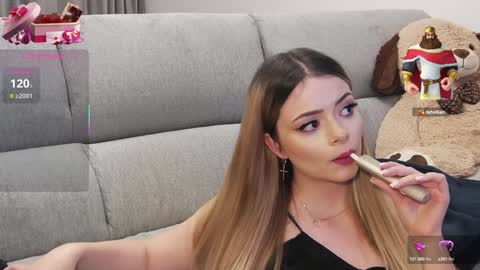 Snapshot of kailyn_moen01 chatting on February 8, 12:17 am Kailyn online show from February 8, 12:17 am