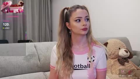 Snapshot of kailyn_moen01 chatting on February 15, 9:48 pm Kailyn online show from February 15, 9:48 pm