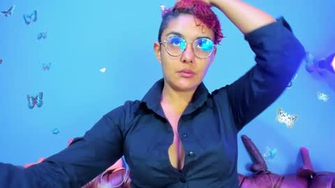 kaira_mosse_ online show from March 26, 12:00 pm