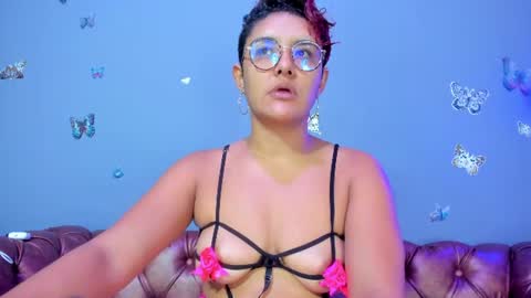 Snapshot of kaira_mosse_ chatting on June 23, 11:08 am kaira_mosse_ online show from June 23, 11:08 am