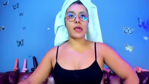 Snapshot of kaira_mosse_ chatting on July 2, 11:49 am kaira_mosse_ online show from July 2, 11:49 am