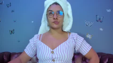 Snapshot of kaira_mosse_ chatting on July 14, 12:00 pm kaira_mosse_ online show from July 14, 12:00 pm