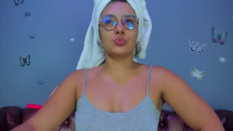 Snapshot of kaira_mosse_ chatting on July 18, 11:47 am kaira_mosse_ online show from July 18, 11:47 am
