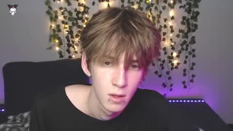 slutkai online show from November 5, 8:31 pm