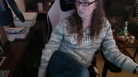 Snapshot of kait331 chatting on December 19, 3:07 am Camprincess331 online show from December 19, 3:07 am