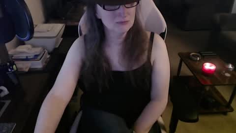 Snapshot of kait331 chatting on January 16, 4:07 am Camprincess331 online show from January 16, 4:07 am