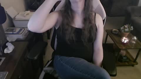 Snapshot of kait331 chatting on March 9, 4:16 am Camprincess331 online show from March 9, 4:16 am