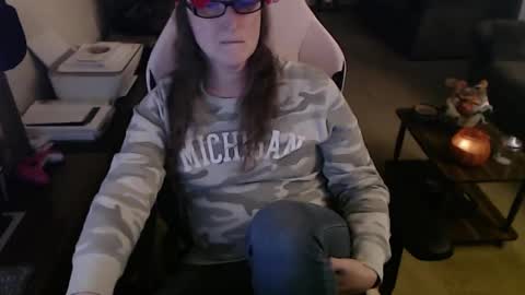 Snapshot of kait331 chatting on October 28, 1:20 am Camprincess331 online show from October 28, 1:20 am