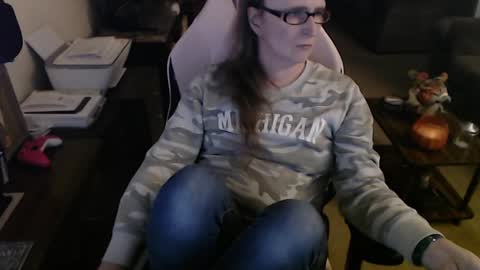 Snapshot of kait331 chatting on November 2, 1:08 am Camprincess331 online show from November 2, 1:08 am