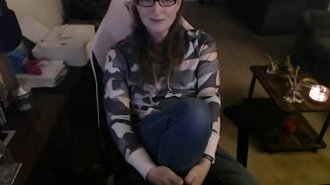 Snapshot of kait331 chatting on May 24, 1:10 am Camprincess331 online show from May 24, 1:10 am