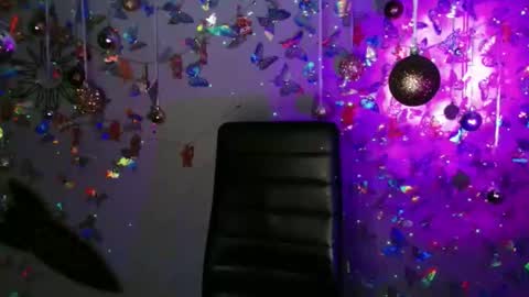 Kaitlin online show from December 3, 6:17 pm