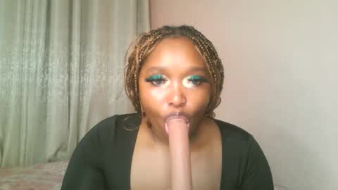 Snapshot of kakey_love chatting on May 18, 7:25 am kakey love online show from May 18, 7:25 am