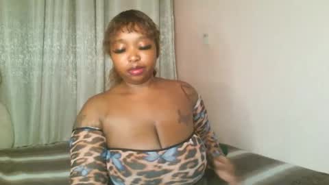 Snapshot of kakey_love chatting on June 18, 7:52 am kakey love online show from June 18, 7:52 am