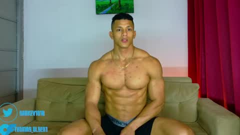 Snapshot of kale_tomson chatting on May 20, 12:06 am kale thomson online show from May 20, 12:06 am