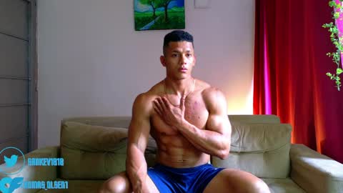Snapshot of kale_tomson chatting on May 29, 7:01 pm kale thomson online show from May 29, 7:01 pm
