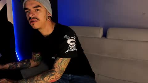 Snapshot of kaletattoos chatting on May 8, 11:15 am Kale online show from May 8, 11:15 am