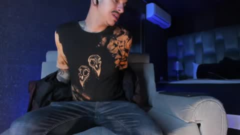 Snapshot of kaletattoos chatting on May 12, 11:07 am Kale online show from May 12, 11:07 am