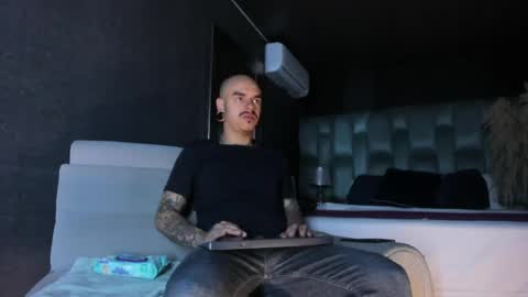 Snapshot of kaletattoos chatting on May 13, 10:56 am Kale online show from May 13, 10:56 am
