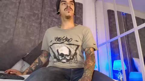 Snapshot of kaletattoos chatting on May 25, 11:16 am Kale online show from May 25, 11:16 am