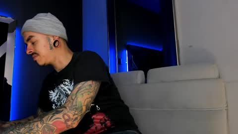 Snapshot of kaletattoos chatting on June 3, 11:24 am Kale online show from June 3, 11:24 am