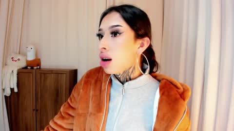 Snapshot of kali_ka chatting on December 30, 7:00 pm Kali Ka Please help me with your thumbs up its important dont forget my birthday on October 26 online show from December 30, 7:00 pm