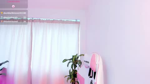 Snapshot of kali_ka chatting on February 12, 4:33 pm Kali Ka Please help me with your thumbs up its important dont forget my birthday on October 26 online show from February 12, 4:33 pm