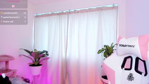 Snapshot of kali_ka chatting on February 21, 3:32 pm Kali Ka Please help me with your thumbs up its important dont forget my birthday on October 26 online show from February 21, 3:32 pm