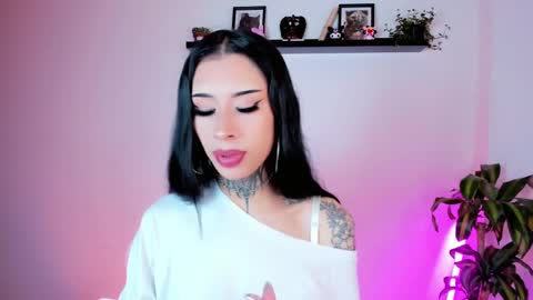 Snapshot of kali_ka chatting on September 24, 6:11 pm Kali Ka Please help me with your thumbs up its important dont forget my birthday on October 26 online show from September 24, 6:11 pm