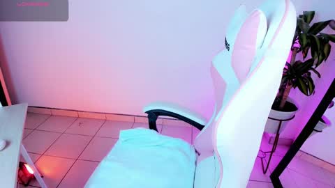 Snapshot of kali_ka chatting on September 25, 12:09 pm Kali Ka Please help me with your thumbs up its important dont forget my birthday on October 26 online show from September 25, 12:09 pm