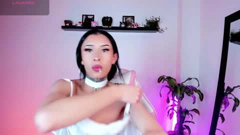 Snapshot of kali_ka chatting on October 17, 6:10 pm Kali Ka Please help me with your thumbs up its important dont forget my birthday on October 26 online show from October 17, 6:10 pm