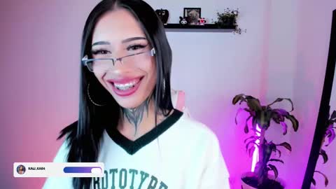 Snapshot of kali_ka chatting on October 23, 9:35 pm Kali Ka Please help me with your thumbs up its important dont forget my birthday on October 26 online show from October 23, 9:35 pm