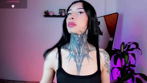 Snapshot of kali_ka chatting on May 28, 8:17 pm Kali Ka Please help me with your thumbs up its important dont forget my birthday on October 26 online show from May 28, 8:17 pm