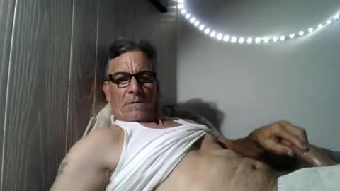 kalifornia91666 online show from November 1, 8:00 pm