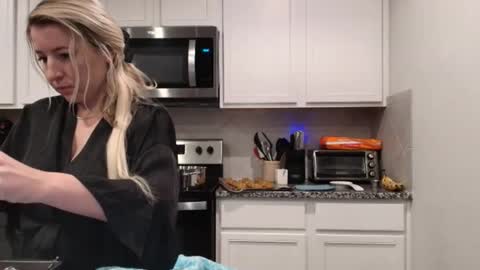 Snapshot of kaliii_jones chatting on November 28, 2:58 am Kaliii jones online show from November 28, 2:58 am