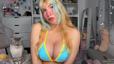 Snapshot of kalina_kittie chatting on May 11, 10:40 pm Kalina Kittie online show from May 11, 10:40 pm