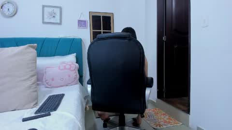 Kamilalopez online show from April 26, 8:28 pm