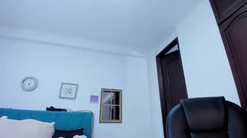 Kamilalopez online show from May 20, 9:43 pm