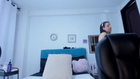 Kamilalopez online show from May 24, 9:20 pm
