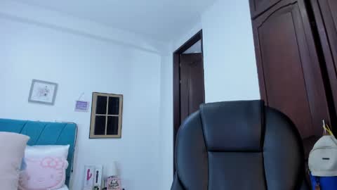Kamilalopez online show from May 28, 9:56 pm