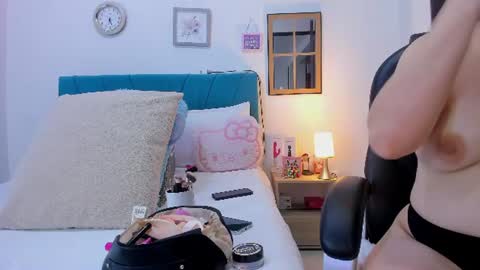 Kamilalopez online show from June 29, 8:42 pm