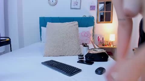 Kamilalopez online show from July 4, 7:31 pm