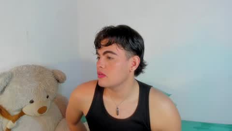 camilo  independent model online show from May 31, 8:21 pm