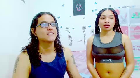 Snapshot of kami_chigiri chatting on December 29, 12:09 am Dante and Carolina independient model online show from December 29, 12:09 am