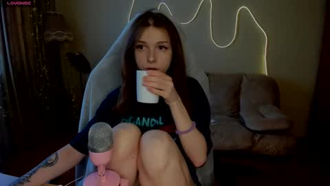 Snapshot of kami_mur chatting on February 23, 12:16 pm Kami mur online show from February 23, 12:16 pm