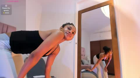 Snapshot of kamila_arias chatting on May 21, 12:45 pm online show from May 21, 12:45 pm