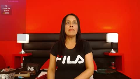 Snapshot of kamila_gh chatting on November 8, 8:29 pm Kami online show from November 8, 8:29 pm