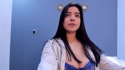 Snapshot of kamilabetancourt chatting on June 4, 1:39 pm Kamila Betancourt online show from June 4, 1:39 pm